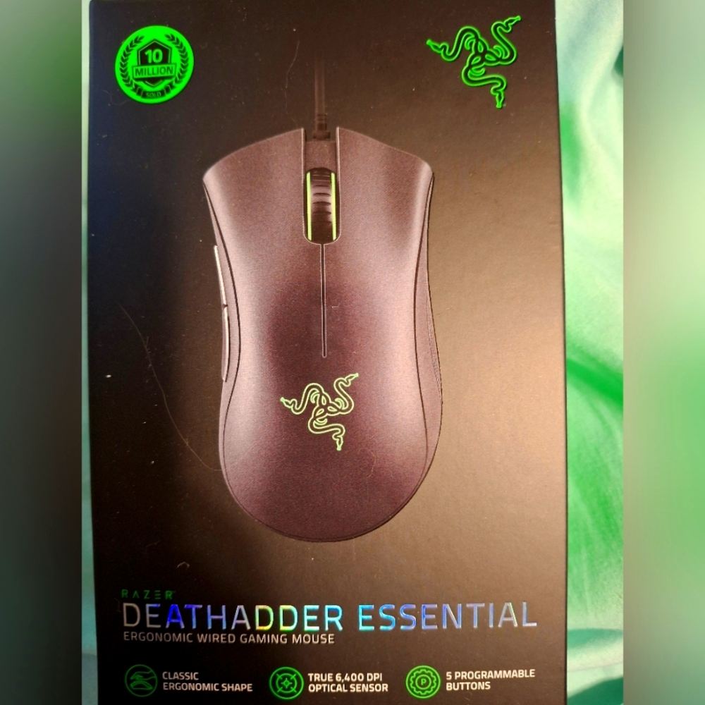 Razer Deathadder Essential gaming mouse